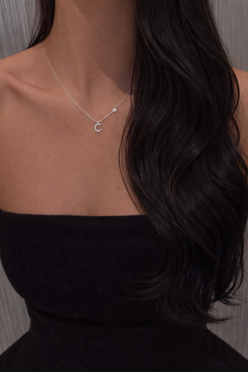 Collier lettre avec diamants