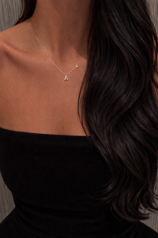 Collier lettre avec diamants